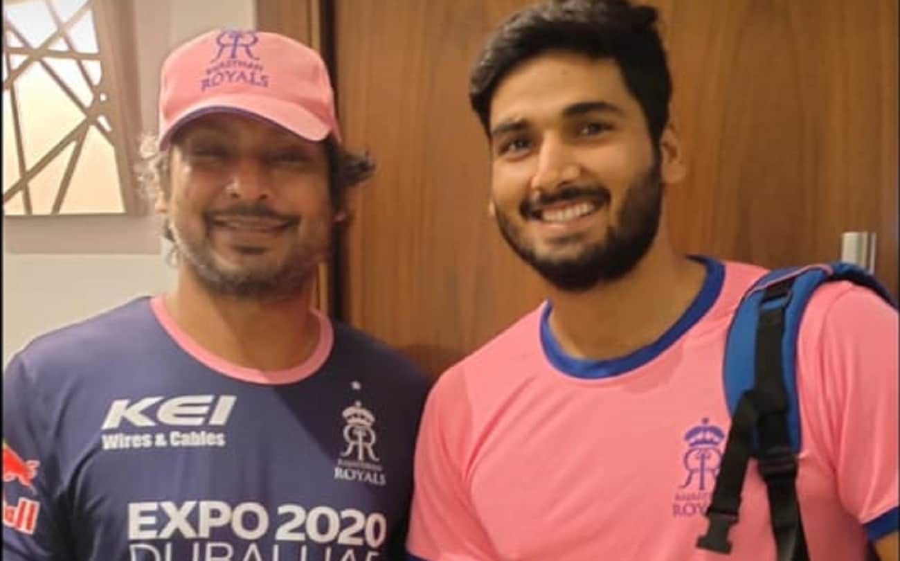 IPL 2022 Orange cap holder Jos Buttler net bowler Chandauli resident pratik kumar joins Rajasthan Royals team for second time