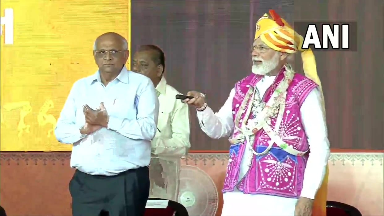 Prime Minister Narendra Modi inaugurates various developmental projects in Dahod and Panchmahal in Gujarat