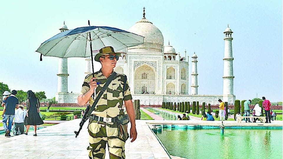 weather updates possibility of rain or thunderstorm or duststorm in agra