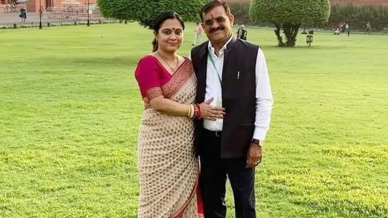 Madhya Pradesh: BJP state president's wife trapped after praising Muslims, left Twitter, know everything