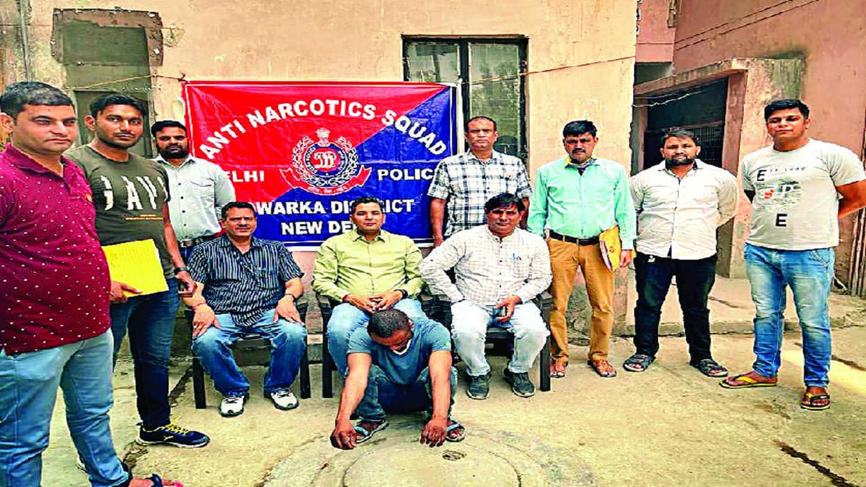 Foreign national arrested with heroin worth crores in delhi