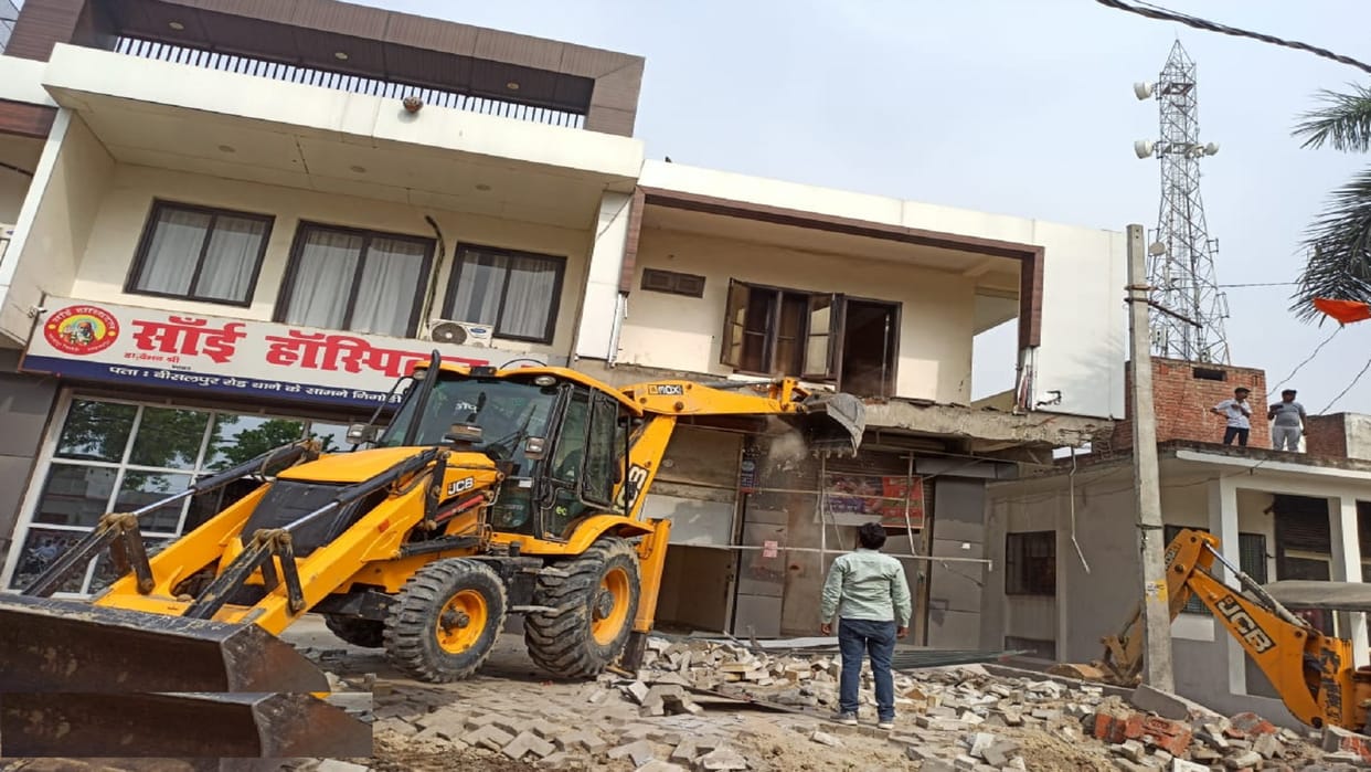 Former MLA Roshanlal Verma who left BJP and joined SP got in trouble bulldozers run on illegal construction