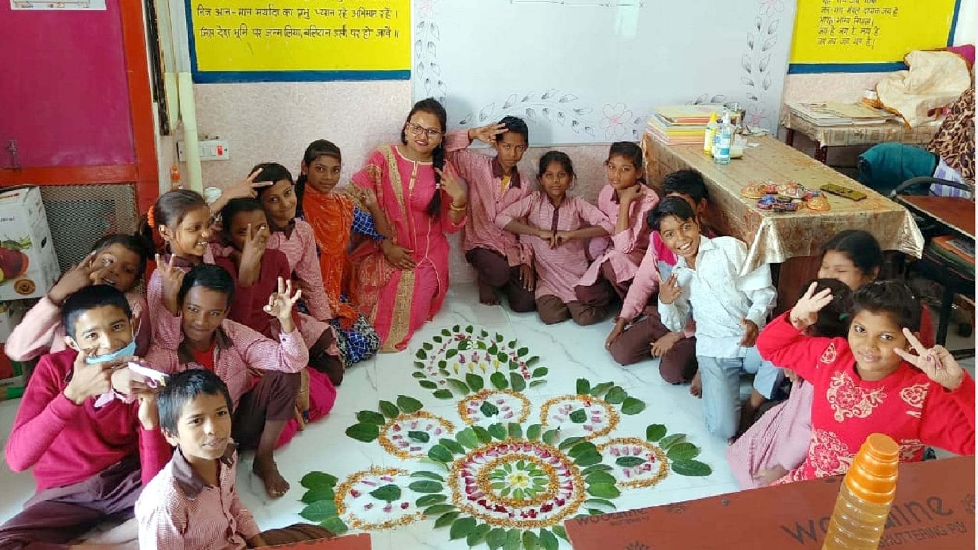 Bijnor News: Teacher Alpana tips of teaching is being liked in countries all over world and 83 thousand followers have reached on Social media account