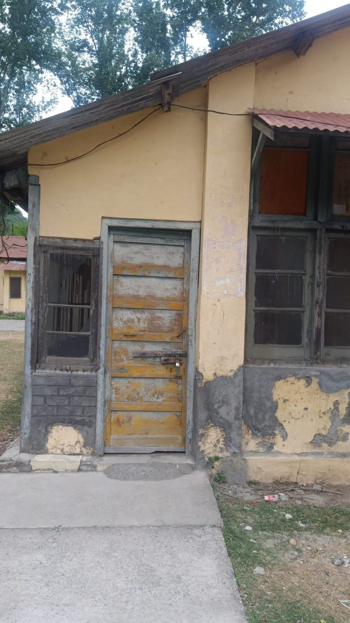 Dispensary locked for four years, wandering villagers