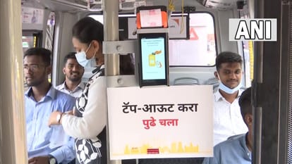 Mumbai BEST Bus News Today 2022 Maharashtra State Environment Minister Aditya Thackeray inaugurated tap-in tap-out service on Gateway of India to Churchgate route brihanmumbai electricity supply and transport