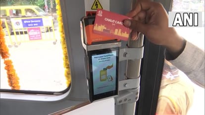 Mumbai BEST Bus News Today 2022 Maharashtra State Environment Minister Aditya Thackeray inaugurated tap-in tap-out service on Gateway of India to Churchgate route brihanmumbai electricity supply and transport
