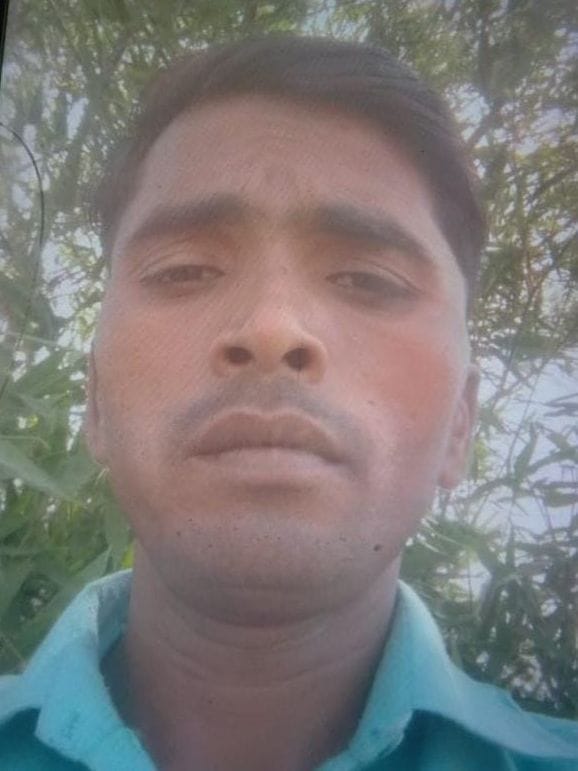 hardoi news,The elder killed the younger brother by stabbing him in a land dispute