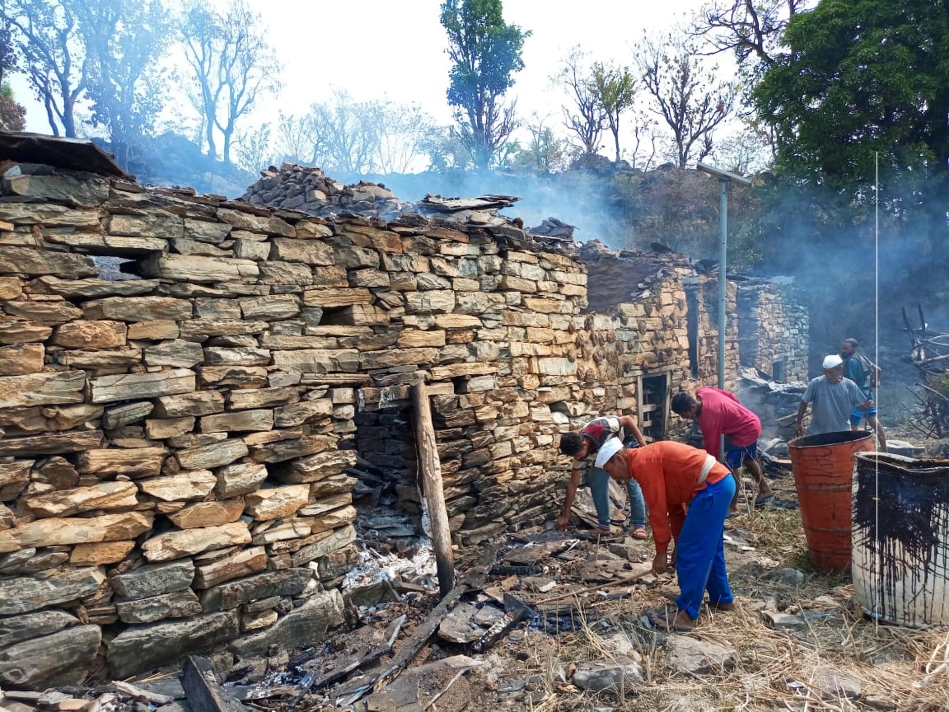 Uttarakhand forest fire, Five houses burnt in Bageshwar due to forest fire, See Photos