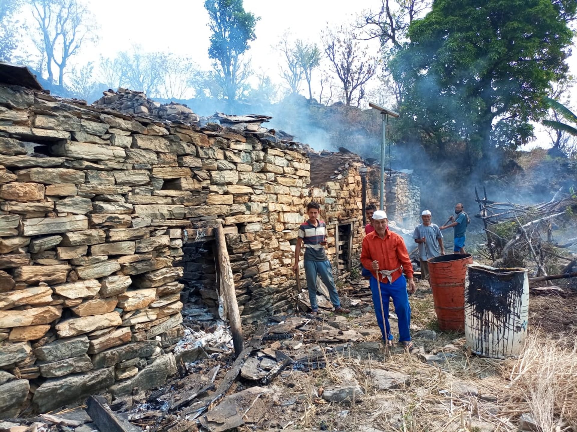 Uttarakhand forest fire, Five houses burnt in Bageshwar due to forest fire, See Photos