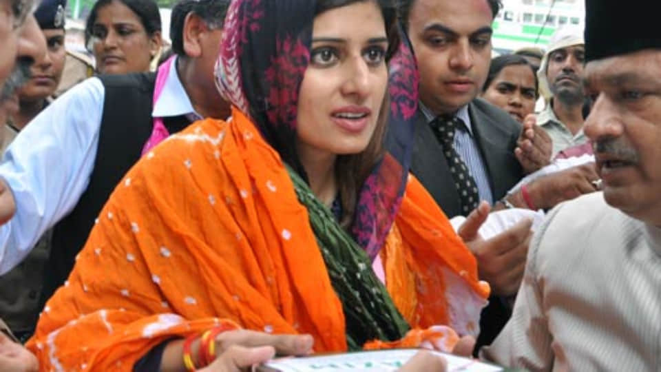Hina Rabbani Khar Pakistans Most Beautiful Minister of State for External Affairs Fans In India