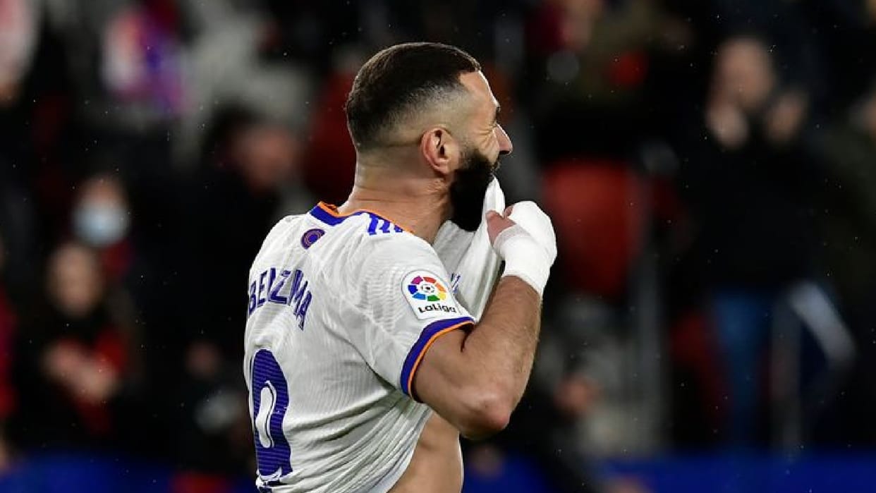 La Liga Karim Benzema missed the penalty twice yet Real Madrid wins by 3-1 against osasuna steps towards the title