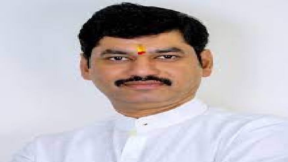 Case registered against woman for trying to extort money from Maharashtra minister Dhananjay Munde