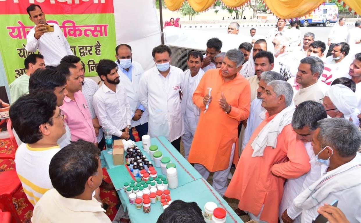 Every poor person should get high level health services : Dharambir