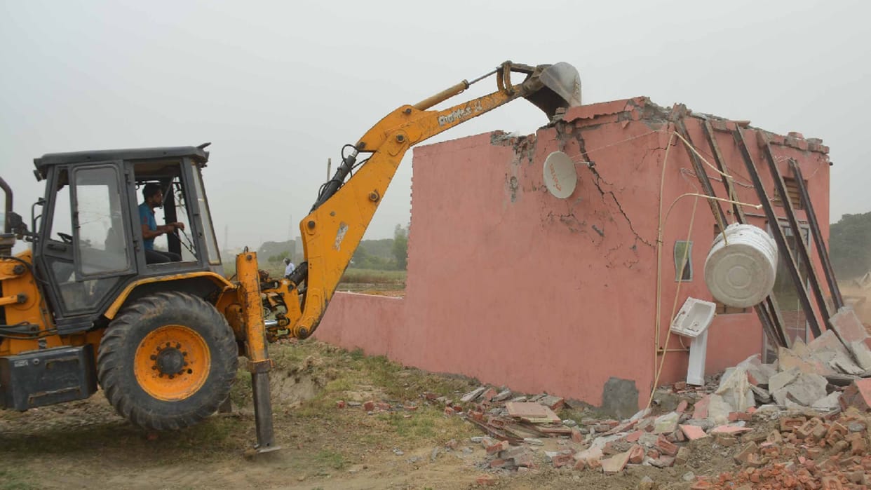 UP News: Illegal colonies were demolished by bulldozers in Shamli district see photos