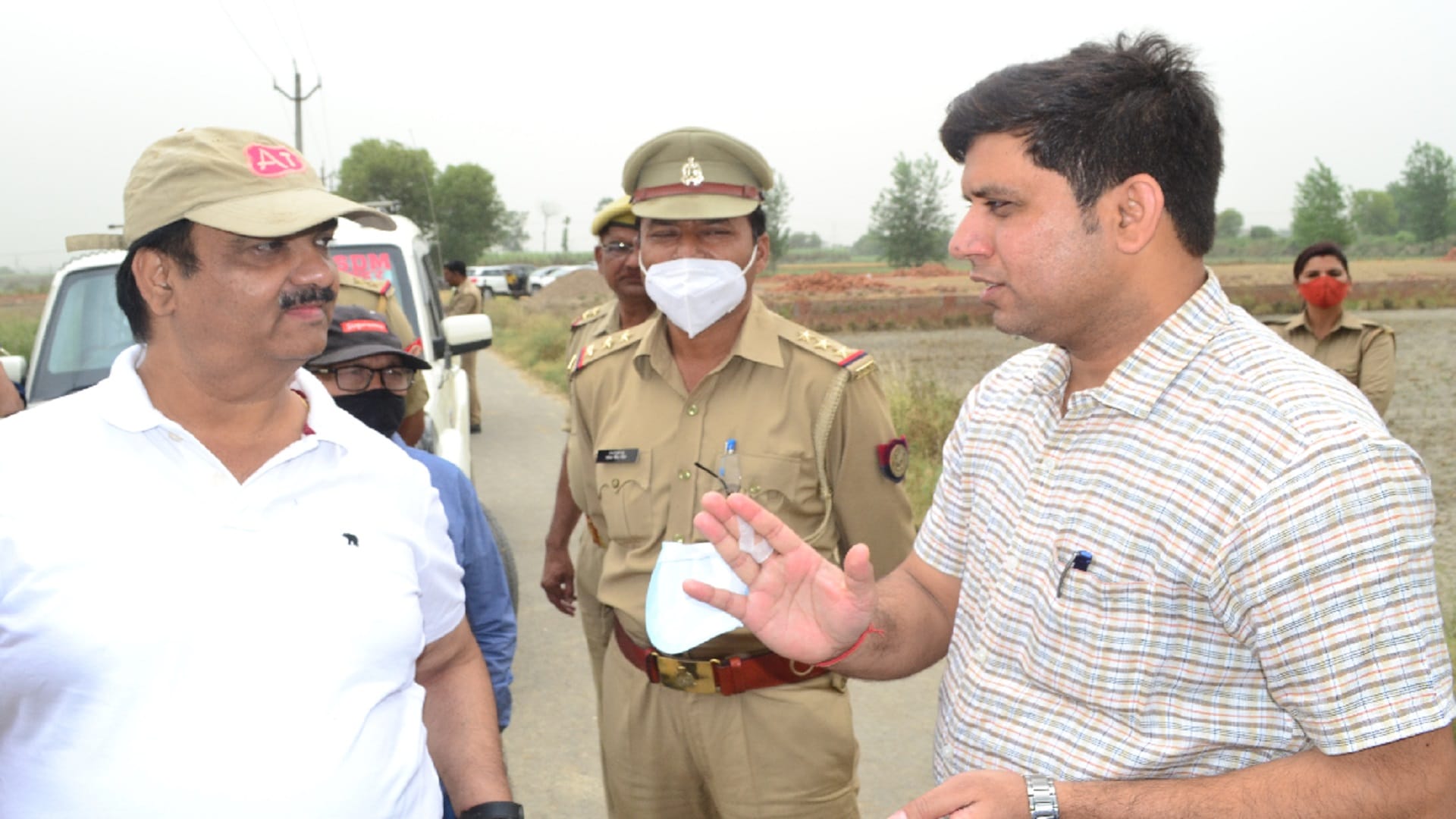 UP News: Illegal colonies were demolished by bulldozers in Shamli district see photos