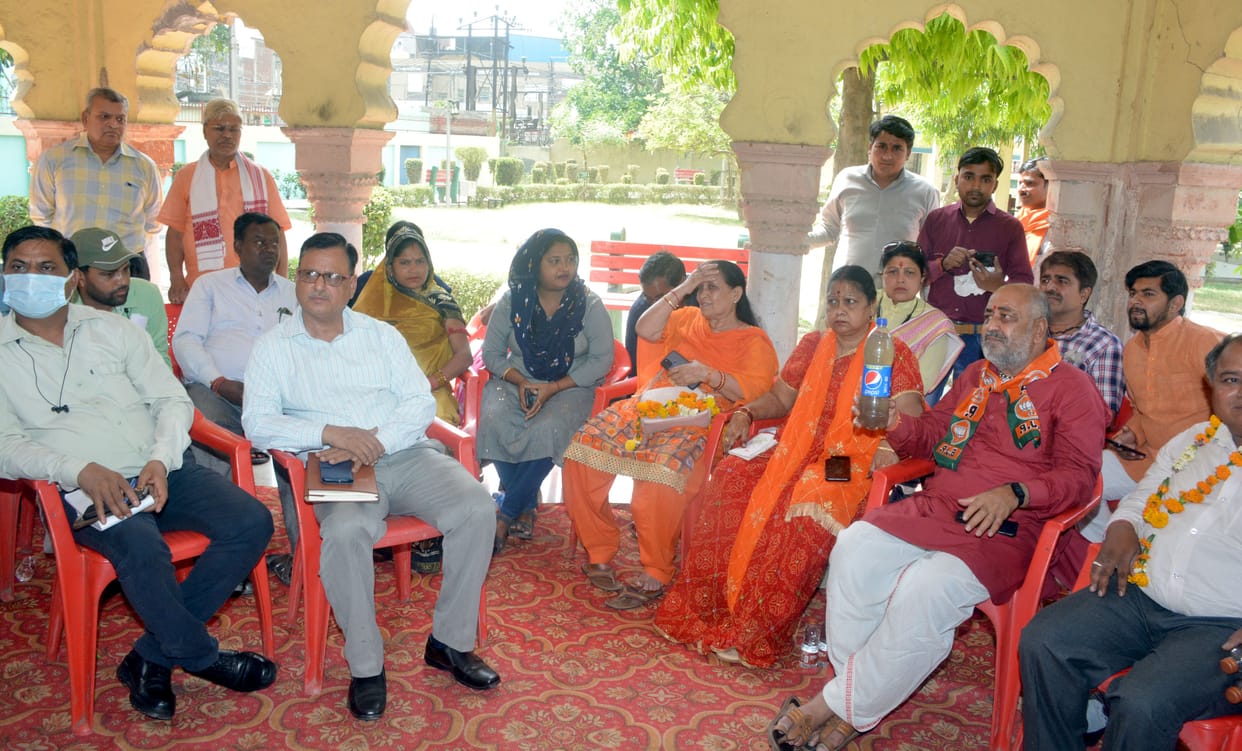 MLA Mukta Raja sat on fast for not solving the problems of the city