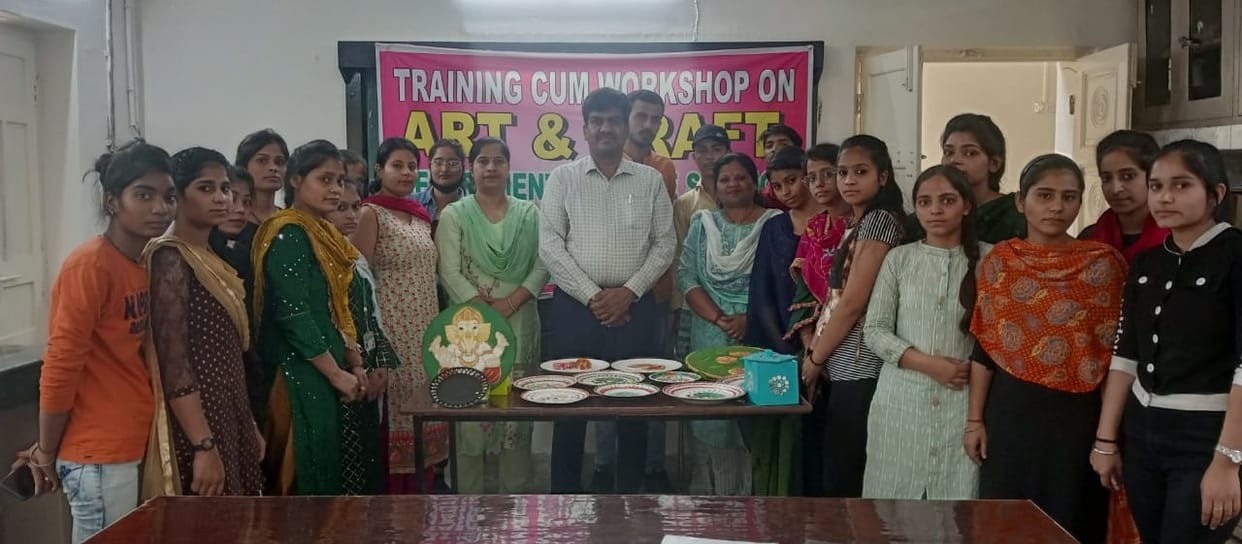 Students learned the tricks of art-craft