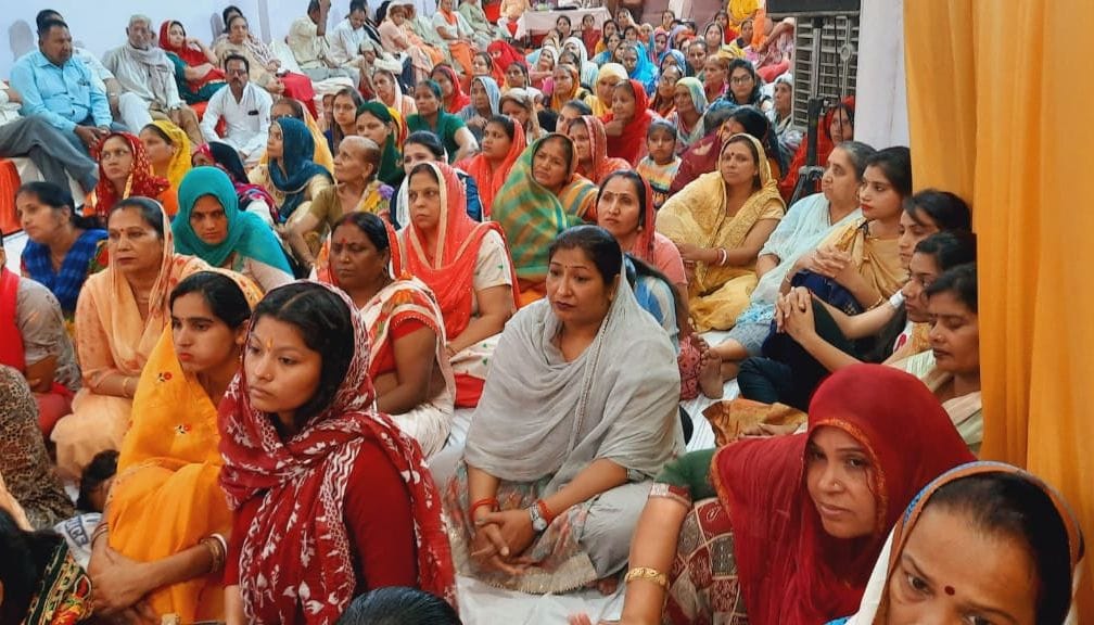Service to the poor is like worshiping God: Radhe-Radhe Maharaj