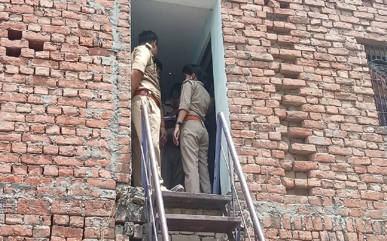 Beauty parlor owner murder case in varanasi her friend Medical student making plans by watching videos on YouTube secret revealed in interrogation