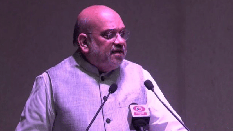 amit Shah appeals Inspire others to use national flag as profile pic
