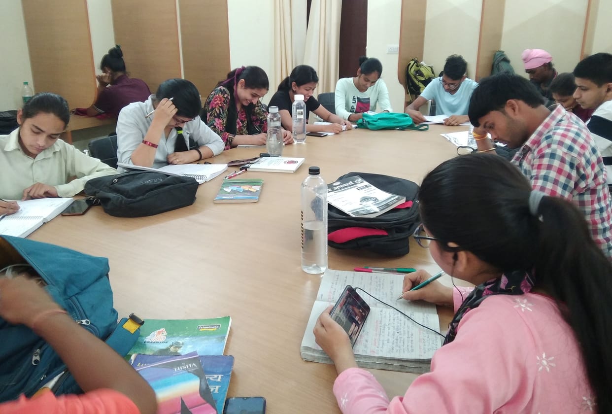 Today on World Book Day special: Youth making friends with books in digital era