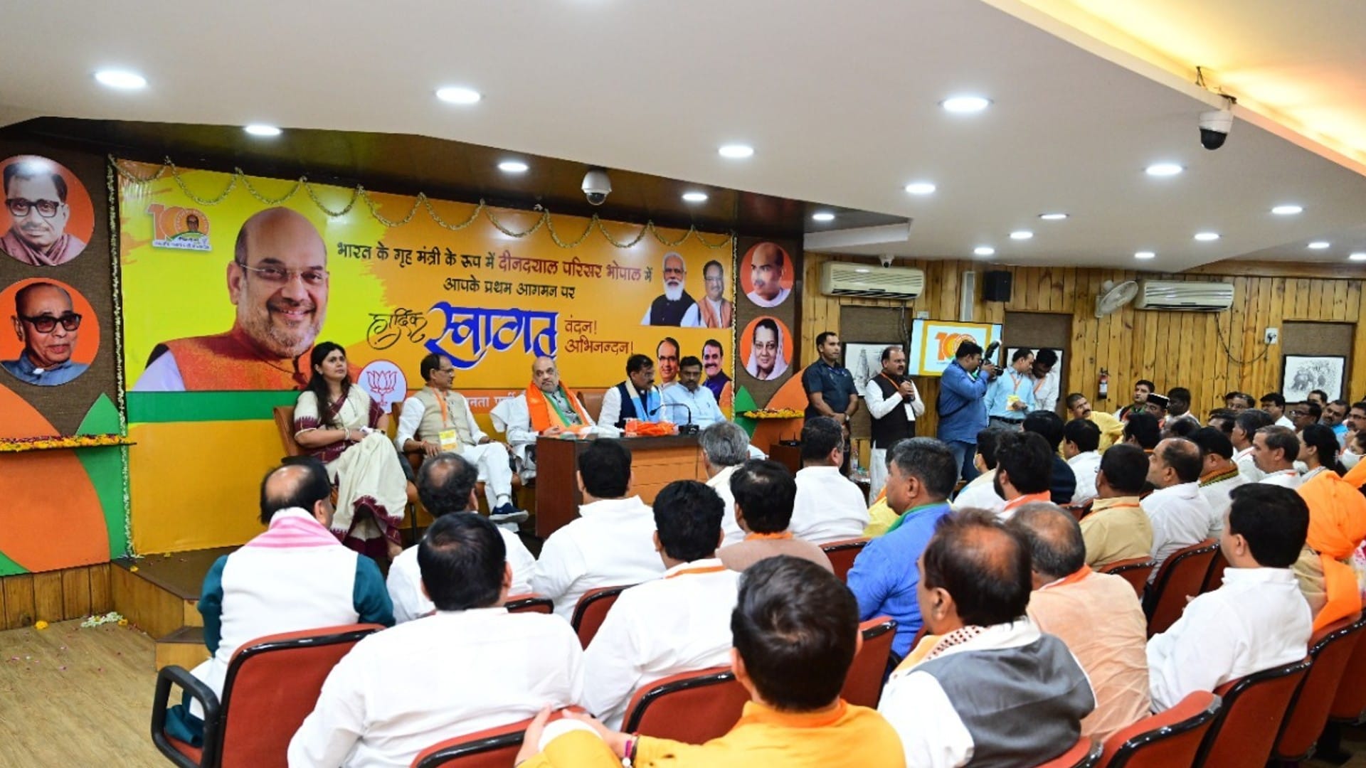 Bhopal: Amit Shah said that the Congress was founded by the British in the form of a club, BJP has come out in the heat of the agitation.