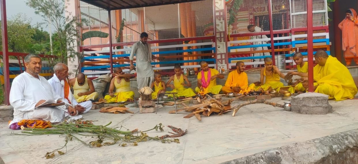 The sacrificial ceremony of 15 students