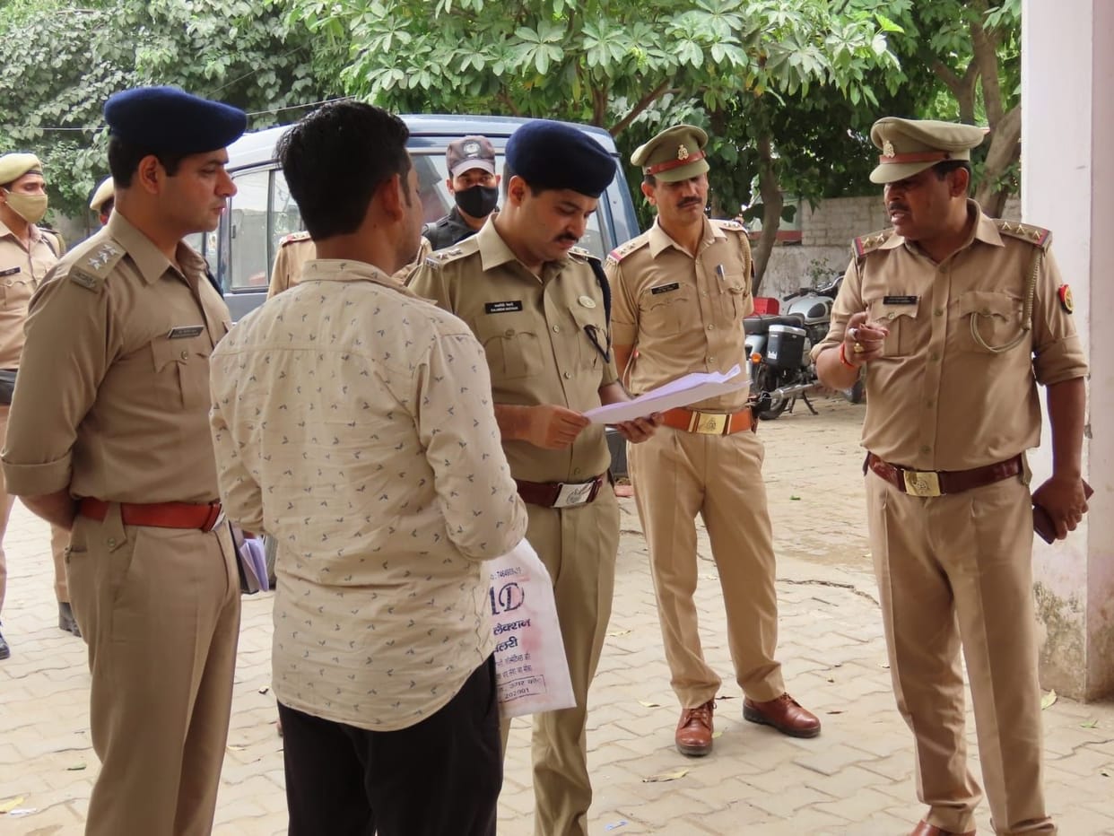 Seeing the crowd at the police station, the SSP asked the question to Inspector did not answer