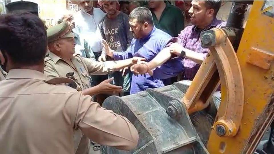 encroachment removed by bulldozer in Etah markets