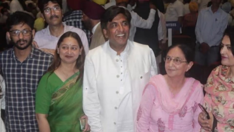Tehsildar of Moga complaint against Minister Brahm Shankar Zimpa to DC