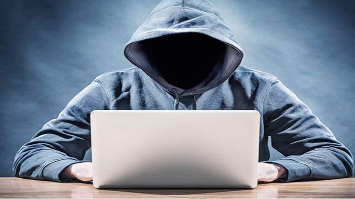 online fraud of 50 thousand from girl in Jhalawar