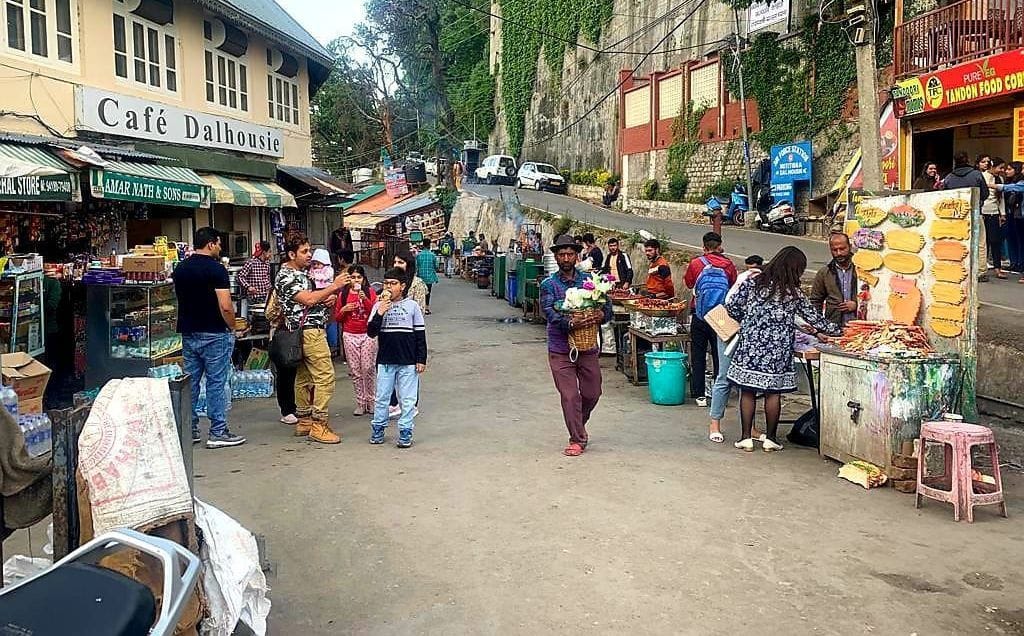 The excitement of Dalhousie increased due to the movement of tourists