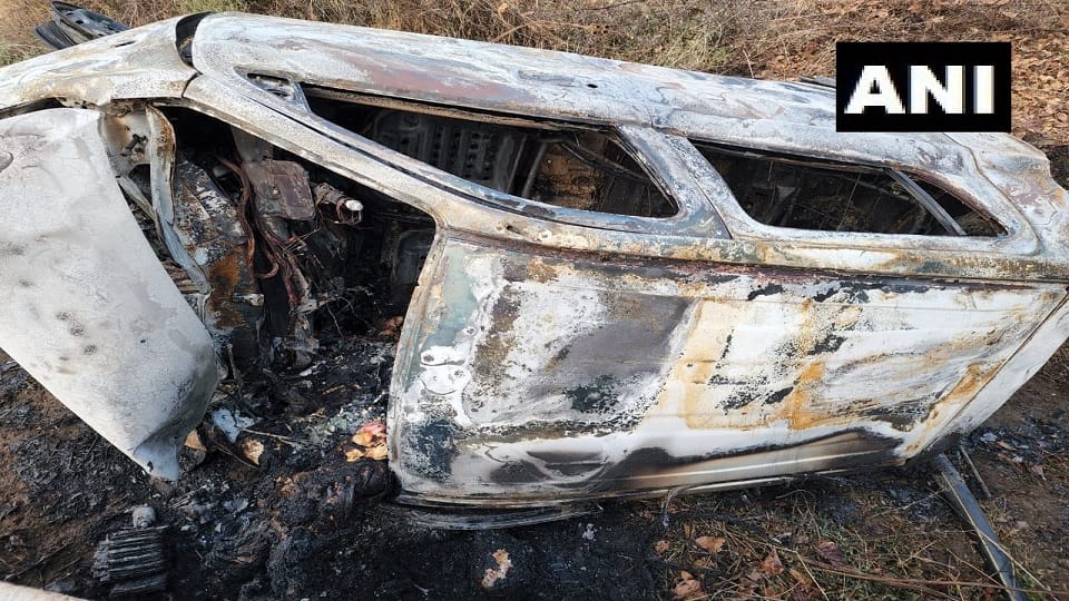 Chhattisgarh: Fire in car after accident in Rajnandgaon, five including three children of same family burnt alive