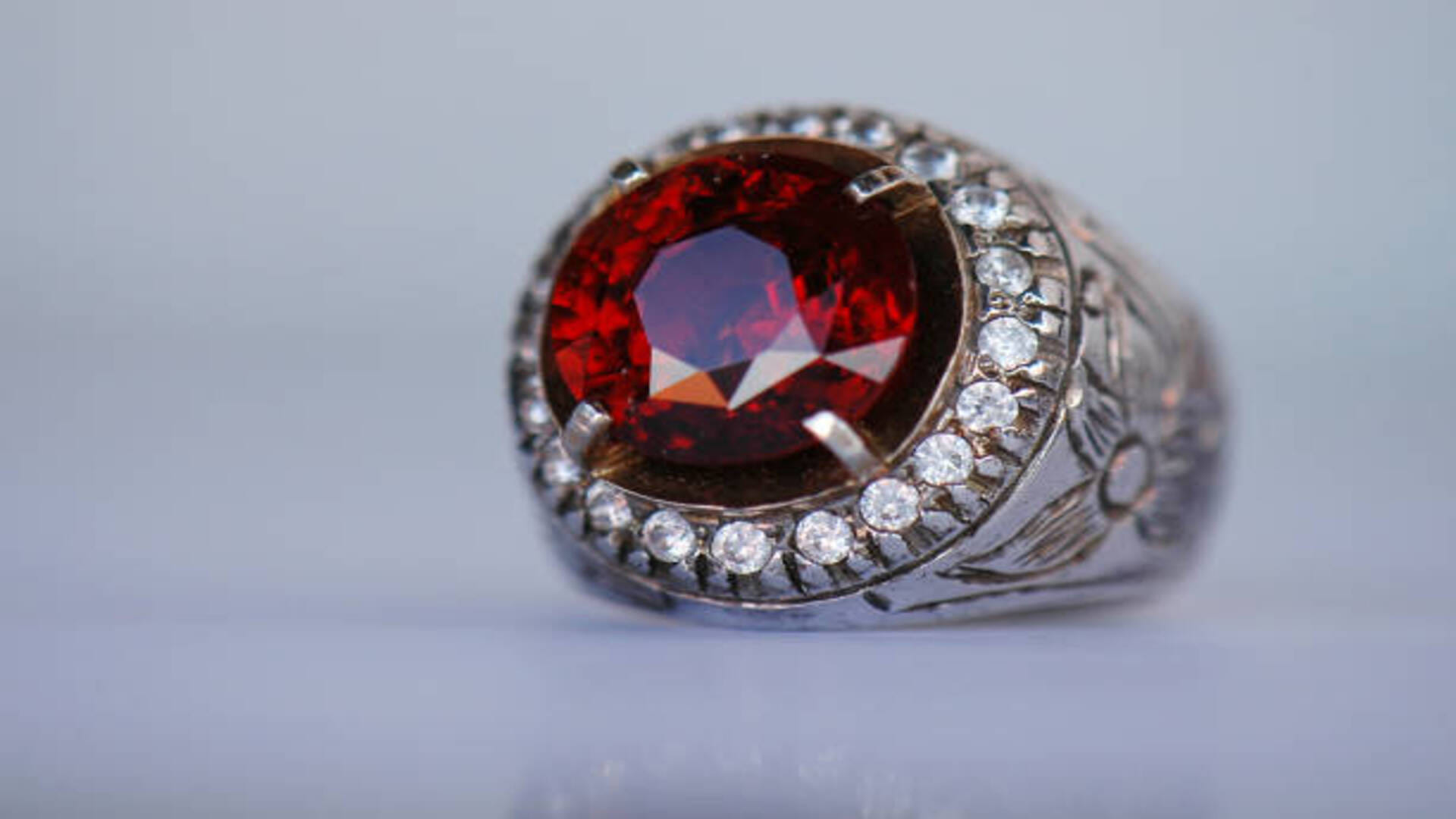 Manik Gemstone ruby stone Benefits in hindi