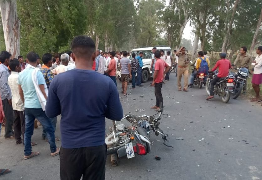 unnao news,Bike rider dies due Bolero collision