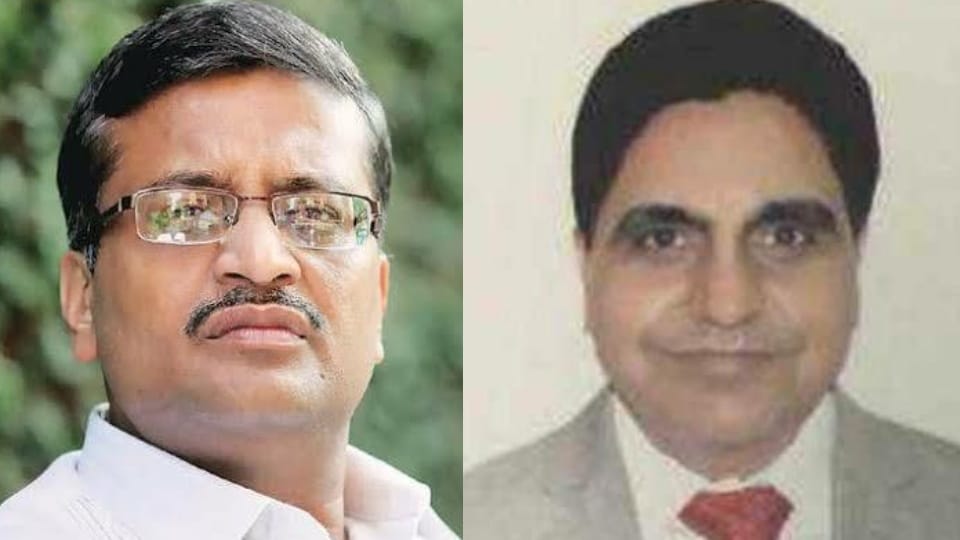 Fight between IAS Ashok Khemka and Sanjeev Verma come to open in Haryana