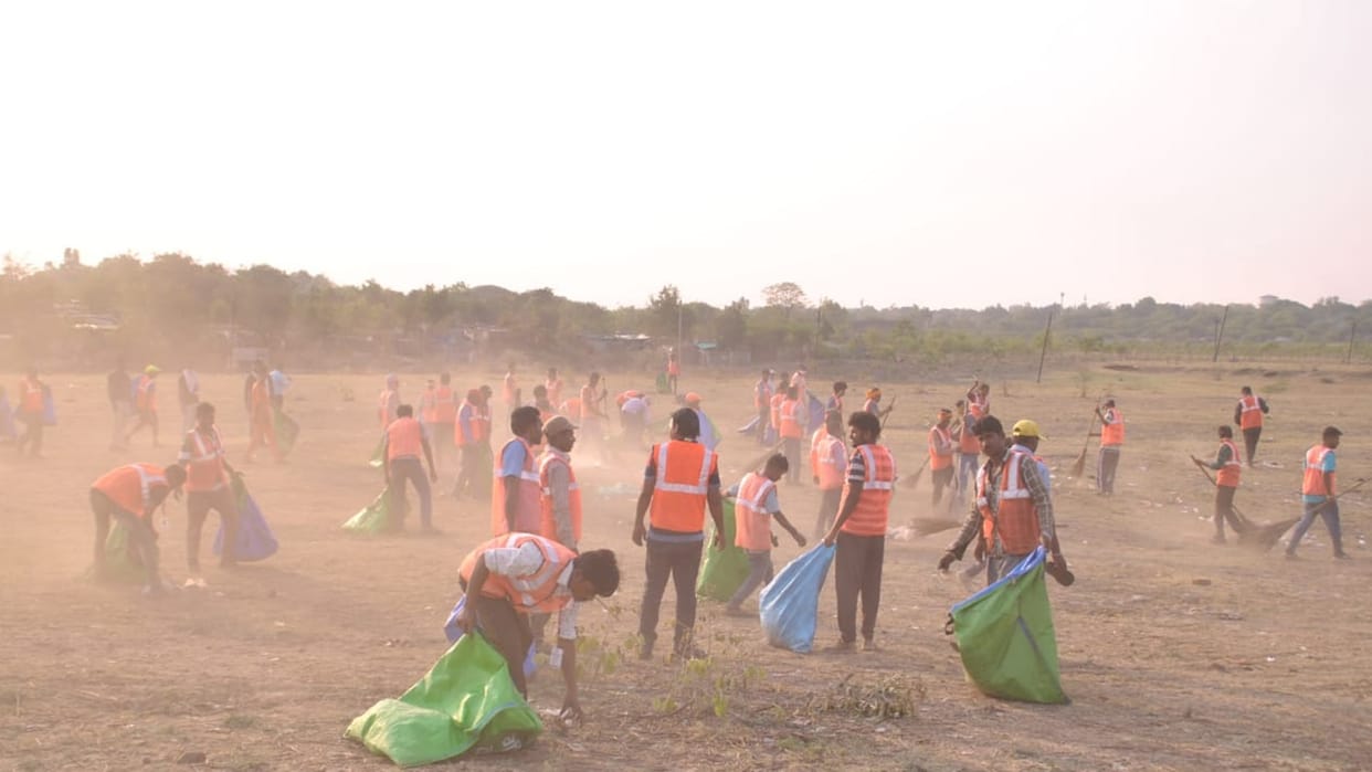 Bhopal Municipal Corporation: 800 workers cleaned Jamboree grounds and roads in 2 hours after Amit Shah's program ended