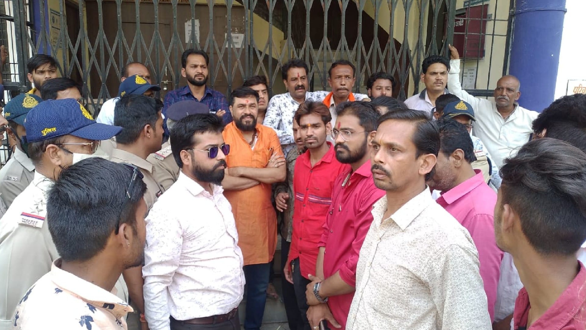 Dewas: 3-day-old girl stolen from district hospital, angry relatives created ruckus