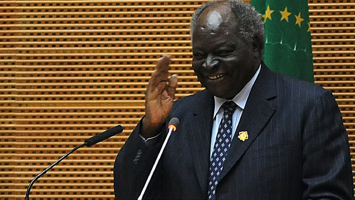 Kenya former President Mwai Kibaki has died at the age of 90 according to President Uhuru Kenyatta
