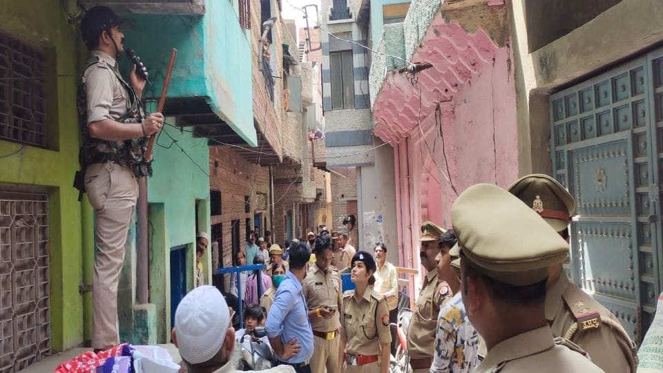 Agra Police action against bookie Arif property worth 4.50 crores attached