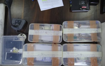 Fake note printing gang busted Chandauli police caught three including fake currency worth of lakhs printer also recovered
