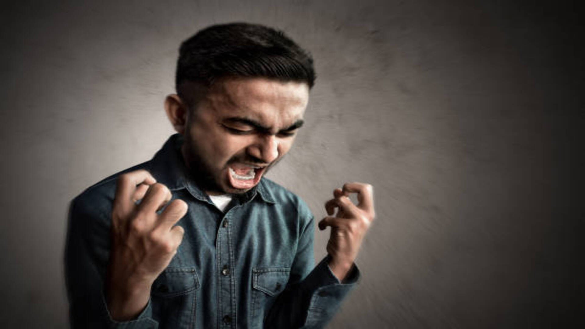 astrological remedies to control anger gussa kam krne ke jyotish upay in hindi