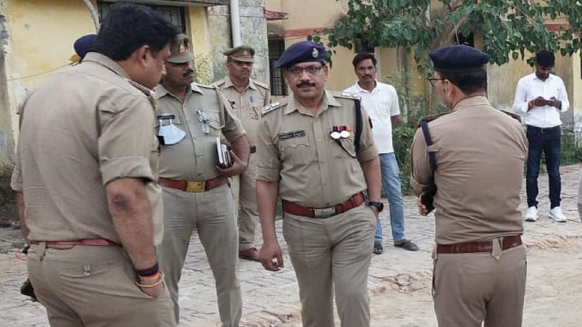 female sub inspector suicide case Woman Sub Inspector commits suicide at government residence in Amethi