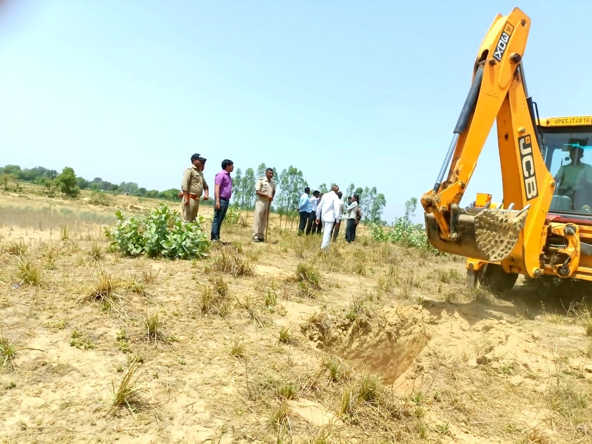 Bulldozer ran on SP leader's farm house in Kannauj