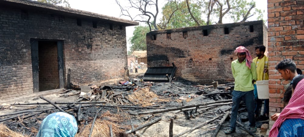 The child dies due to scorching fire, the cylinder kept in the shanty burst