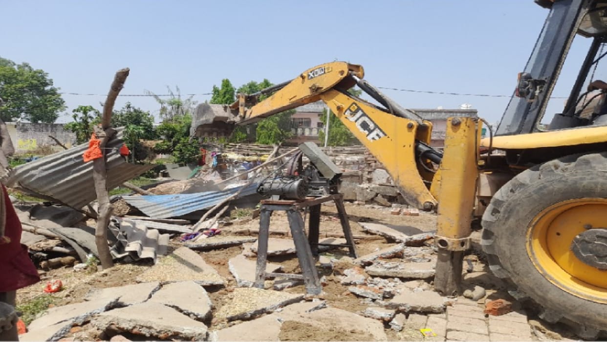 UP News: Officials freed land of Gram Panchayat in a village of Muzaffarnagar