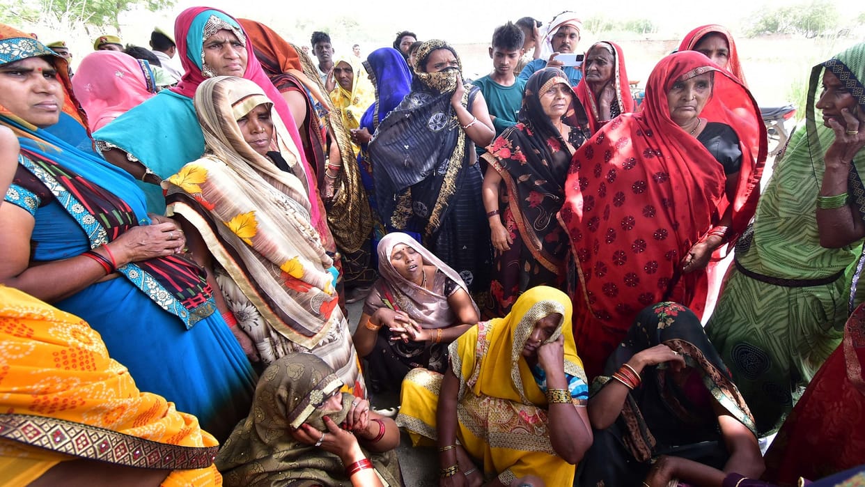Mass murder: overnight raid on nomads' tents