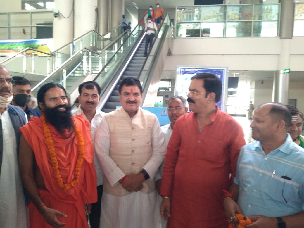 Baba Ramdev Varanasi visit Tomorrow he will teach yoga and pranayama to general people also lay foundation stone of Yoga Bhavan