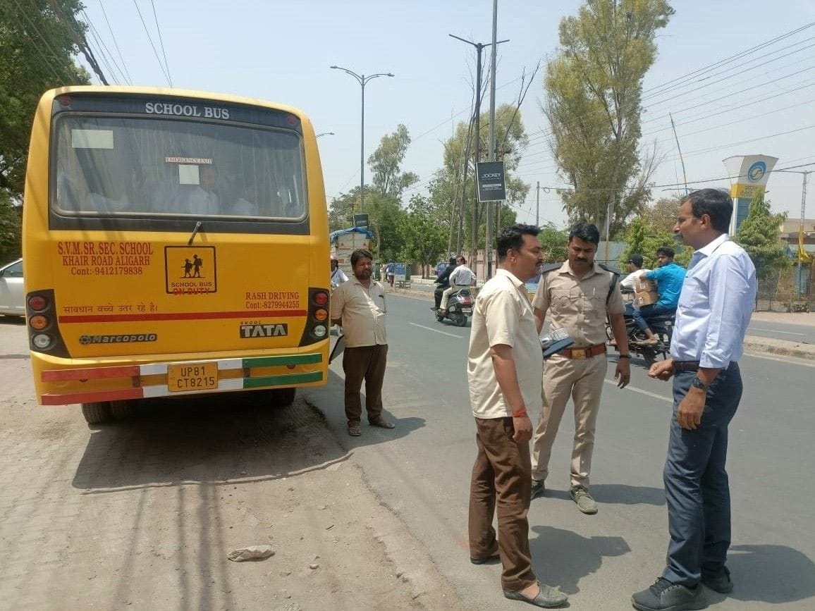 Aligarh: Challan deducted for seven buses on incomplete standard