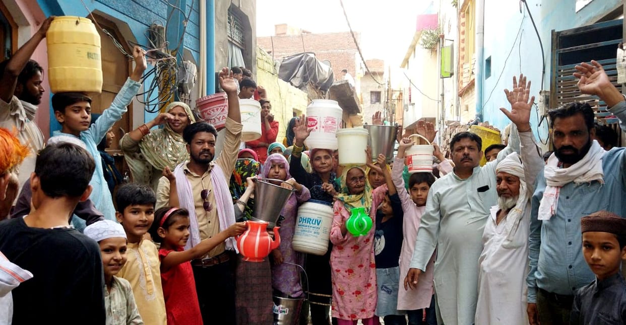 People demonstration for water in Sarai Rahman